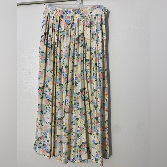 Suburbans Dresses & Skirts - Suburbans Size 8 Pastel Floral Vintage Midi Skirt